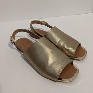 Qupid gold strap chunky flat sandals size 7